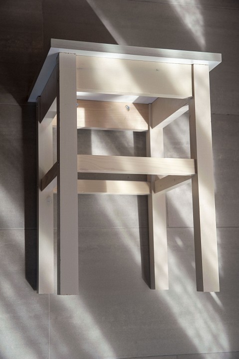 Табурет прямая нога массив