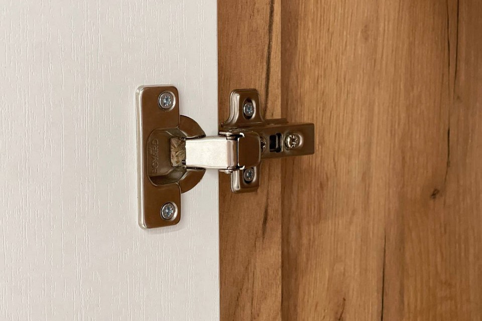 Шкаф платяной Адам